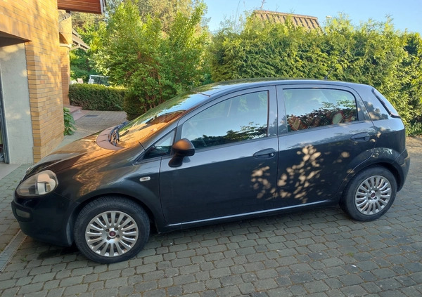 Fiat Punto cena 14900 przebieg: 94737, rok produkcji 2010 z Stryków małe 29